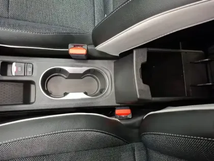Photo 34 Renault Captur  E-Tech full hybrid 145