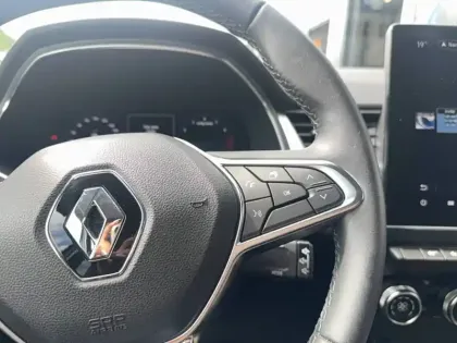 Photo 32 Renault Captur  mild hybrid 140