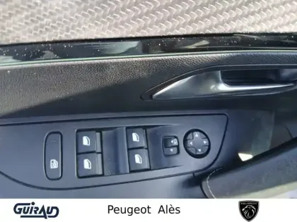 Photo 12 Peugeot 2008  Electrique 136 ch