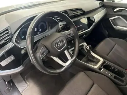 Photo 8 Audi Q3 35 TFSI 150 ch S tronic 7 Design