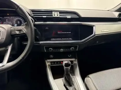 Photo 9 Audi Q3 35 TFSI 150 ch S tronic 7 Design