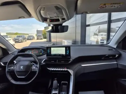 Photo 24 Peugeot 3008 II 1.6 HYBRID 225 E-EAT8 Allure Pack