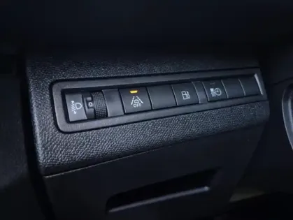 Photo 14 Peugeot 3008 II 1.6 HYBRID 225 E-EAT8 Allure Pack
