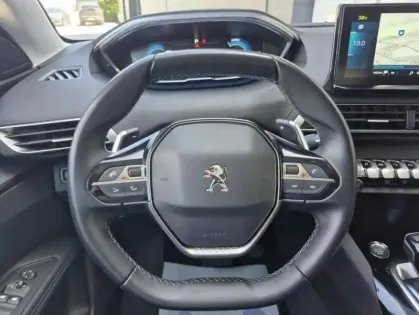 Photo 16 Peugeot 3008 II 1.6 HYBRID 225 E-EAT8 Allure Pack