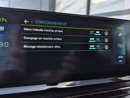 Photo 13 Peugeot 3008 II 1.6 HYBRID 225 E-EAT8 Allure Pack