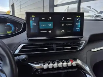 Photo 27 Peugeot 3008 II 1.6 HYBRID 225 E-EAT8 Allure Pack