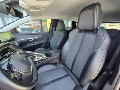 Photo 17 Peugeot 3008 II 1.6 HYBRID 225 E-EAT8 Allure Pack