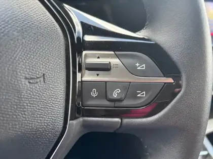 Photo 20 Peugeot 308 PHEV 180ch Allure e-EAT8