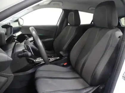 Photo 11 Peugeot 2008  1.5 BlueHDi 130ch S&S Allure Pack EAT8