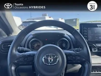 Photo 12 Toyota Yaris  116h Design 5p
