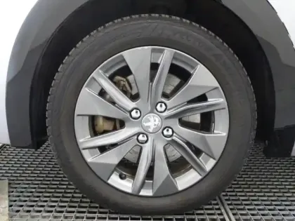 Photo 10 Peugeot 208  e- 136ch Style