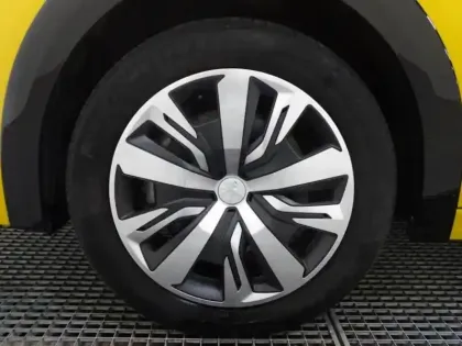 Photo 8 Peugeot 208  e- 136ch Style