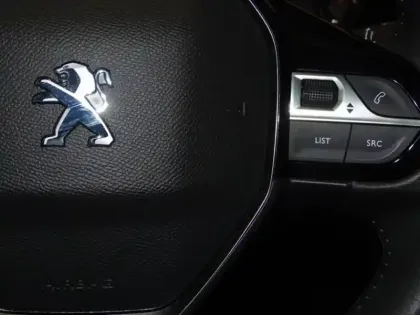 Photo 12 Peugeot 208  e- 136ch Style