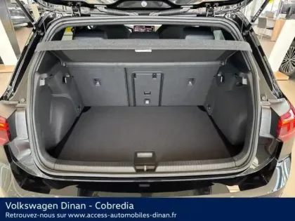 Photo 26 Volkswagen Golf  1.5 eTSI EVO2 150ch R-Line Edition DSG7
