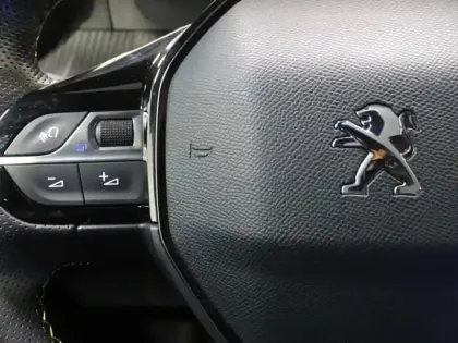 Photo 11 Peugeot 2008  1.2 PureTech 130ch S&S GT