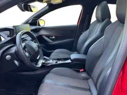 Photo 6 Peugeot 208  e- 136ch GT