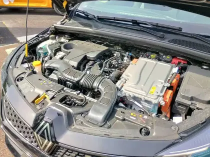 Photo 16 Renault Clio  E-Tech full hybrid 145 ch GSR2
