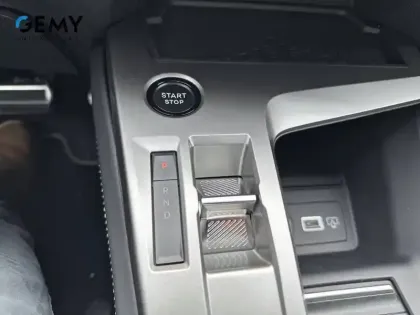 Photo 13 Peugeot 408  Electrique 58 kWh 210 ch