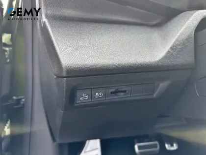 Photo 19 Peugeot 408  Electrique 58 kWh 210 ch