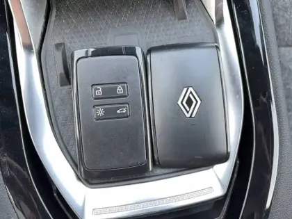 Photo 28 Renault Espace  E-Tech full hybrid 200 GSR2