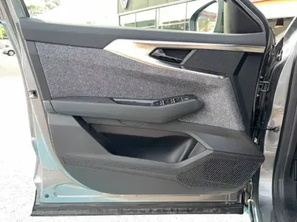 Photo 7 Renault Espace  E-Tech full hybrid 200 GSR2