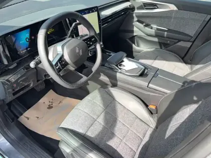 Photo 14 Renault Espace  E-Tech full hybrid 200 GSR2