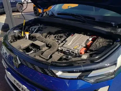 Photo 13 Renault Symbioz  E-Tech full hybrid 145