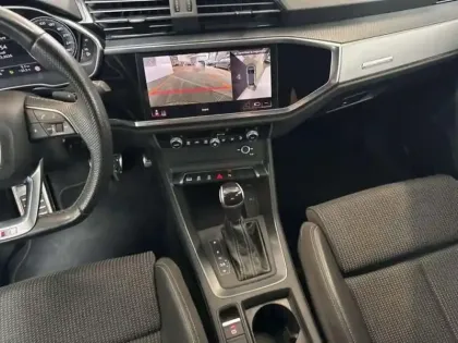 Photo 9 Audi Q3 35 TFSI 150 ch S tronic 7 S line