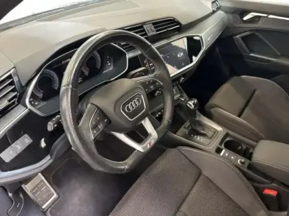 Photo 18 Audi Q3 35 TFSI 150 ch S tronic 7 S line