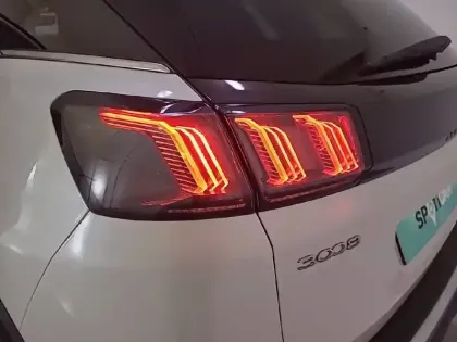 Photo 19 Peugeot 3008  PureTech 130ch S&S EAT8