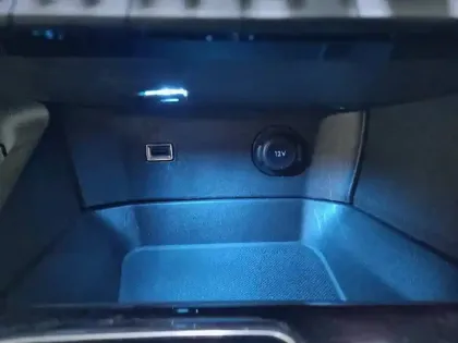 Photo 31 Peugeot 3008  PureTech 130ch S&S EAT8