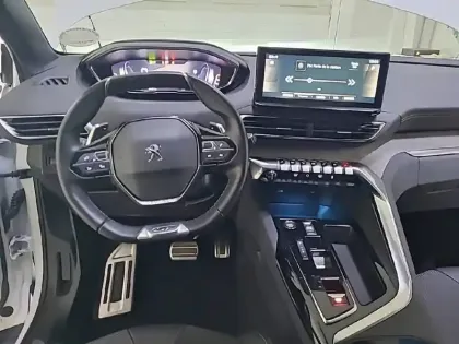 Photo 10 Peugeot 3008  PureTech 130ch S&S EAT8