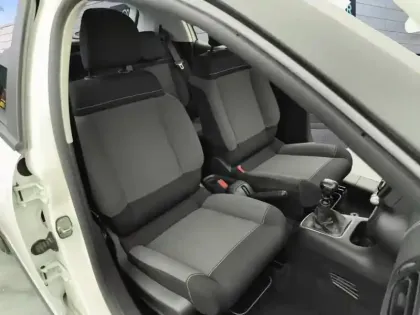 Photo 8 Citroën C3  BlueHDi 100 S&S BVM5 C-Series