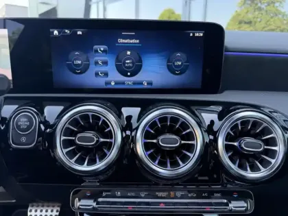 Photo 19 Mercedes Classe A 200 AMG Line