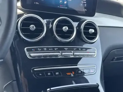 Photo 15 Mercedes GLC  300de 4MATIC SUV Business 