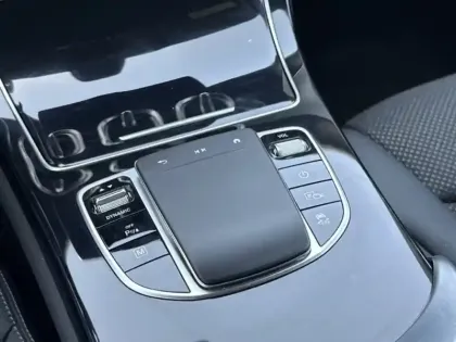 Photo 18 Mercedes GLC  300de 4MATIC SUV Business 