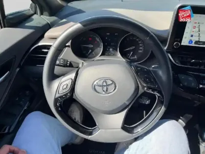 Photo 11 Toyota C-HR  122h Distinctive 2WD E-CVT MY22 Siege chauf Camera GPS