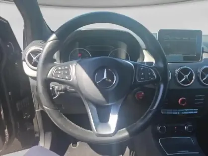 Photo 13 Mercedes Classe B  180 d 109ch Intuition 7G-DCT