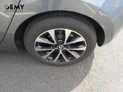 Photo 10 Renault Clio  E-Tech full hybrid 145
