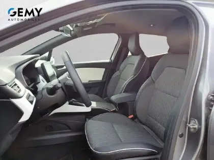 Photo 8 Renault Clio  E-Tech full hybrid 145