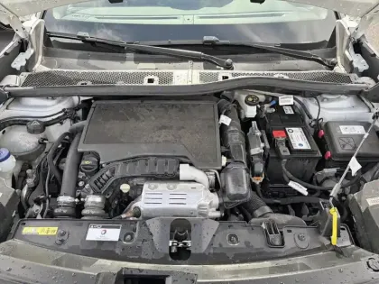 Photo 6 Peugeot 2008  PureTech 130 S&S EAT8 GT