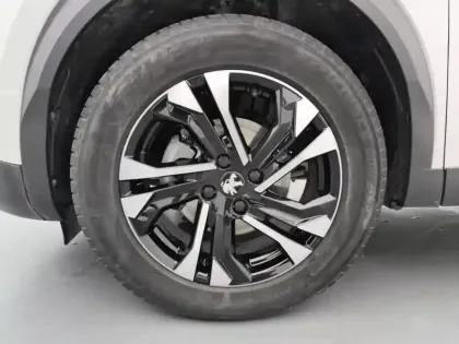 Photo 14 Peugeot 2008  PureTech 130 S&S EAT8 Allure Pack