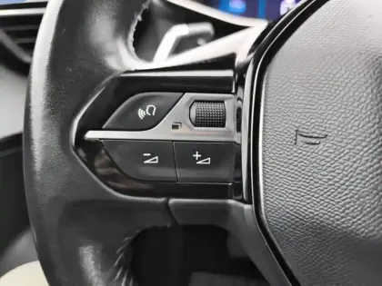 Photo 18 Peugeot 2008  PureTech 130 S&S EAT8 Allure Pack