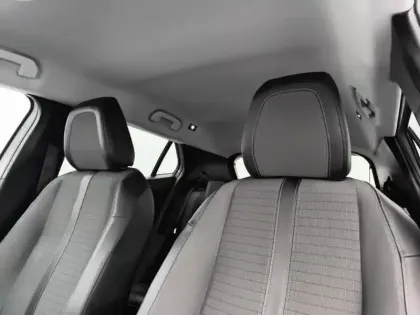 Photo 24 Peugeot 2008  PureTech 130 S&S EAT8 Allure Pack
