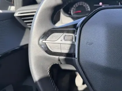 Photo 18 Peugeot 208  PureTech 100 S&S BVM6 Style