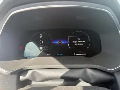 Photo 30 Renault Captur II techno mild hybrid 160 EDC