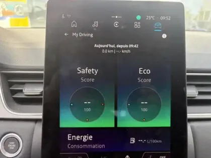 Photo 17 Renault Captur II techno mild hybrid 160 EDC