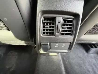 Photo 39 Renault Captur II techno mild hybrid 160 EDC
