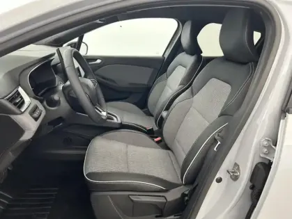 Photo 8 Renault Clio E-Tech full hybrid 145 Techno 5p