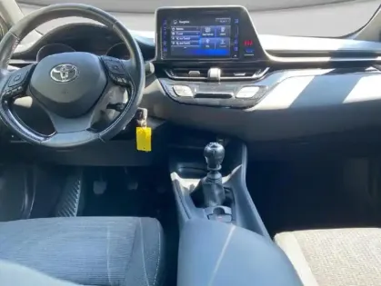 Photo 10 Toyota C-HR  1.2 Turbo 116ch Dynamic 2WD